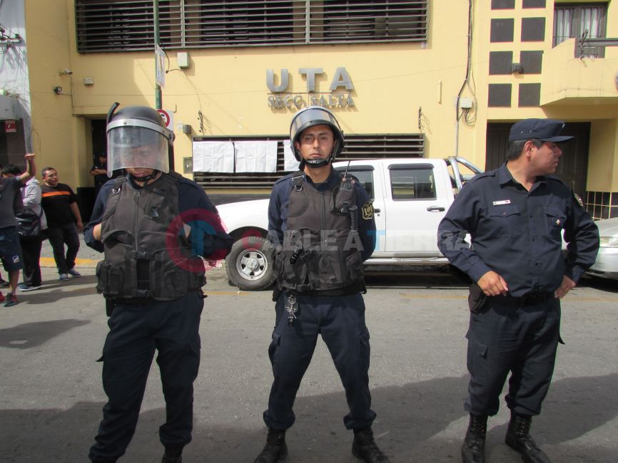 Violenta toma con rehenes en la UTA SALTA